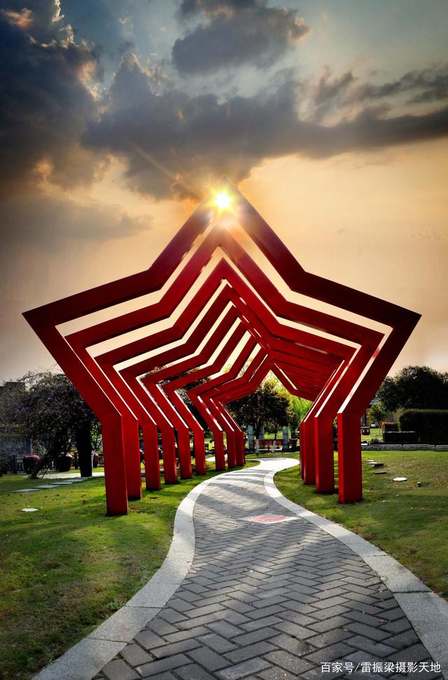 湘窖生态文化酿酒城春暖花开景美如画，恰是春游赏花观景好去处