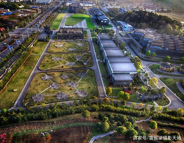 湘窖生态文化酿酒城春暖花开景美如画，恰是春游赏花观景好去处