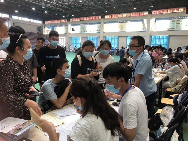 “Hi， 萌 ‘信’”信息系2021级新生报到_邵阳头条网